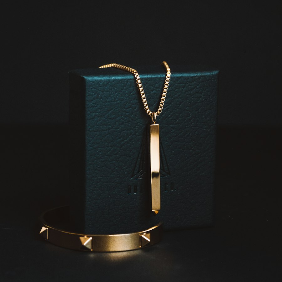 Pendentif doré
