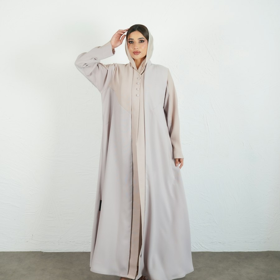 Abaya nude