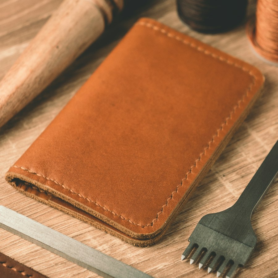 Porte-cartes en cuir camel
