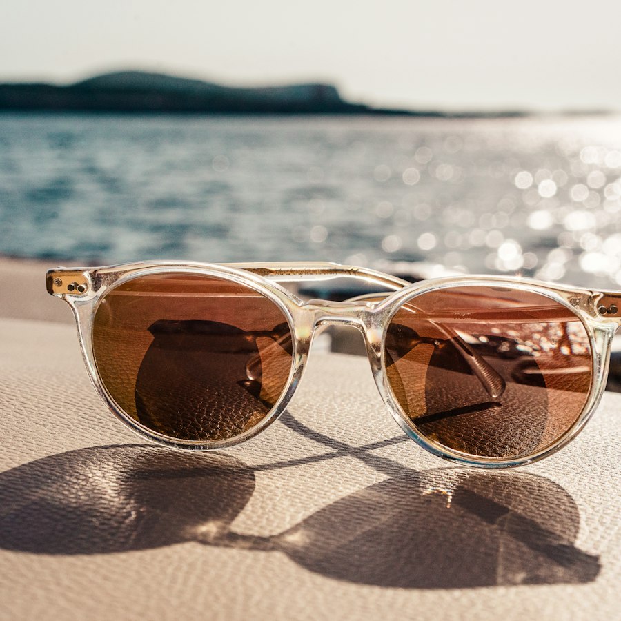 Monture blanche verres marron